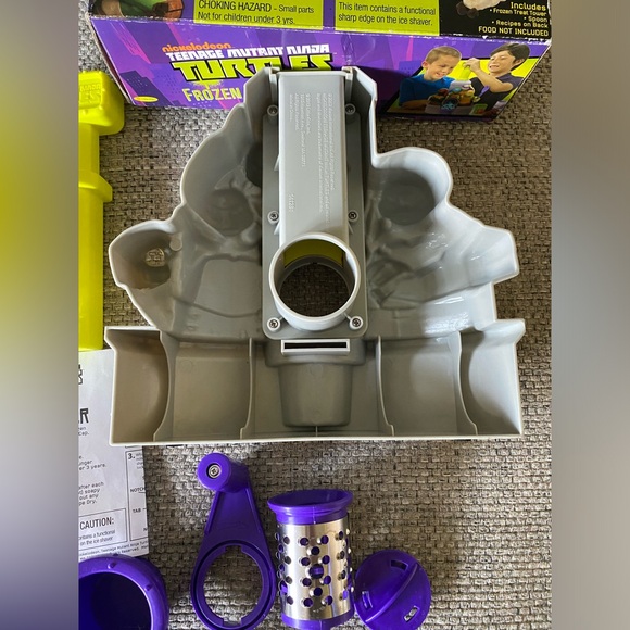 Nickelodeon Teenage Mutant Ninja Turtles Frozen Treat Maker Model #1450 - Picture 5 of 13